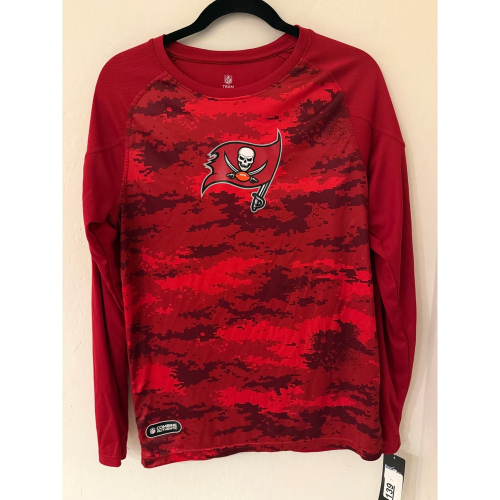 NFL Team Apparel Tampa Bay Buccaneers Kids XL 18/20 Red Digi Camo Shirt NWT - Picture 2 of 6